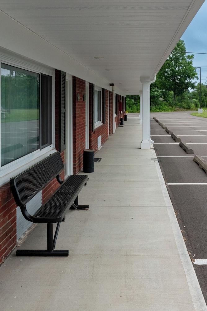 Valley Trail Inn photo 11