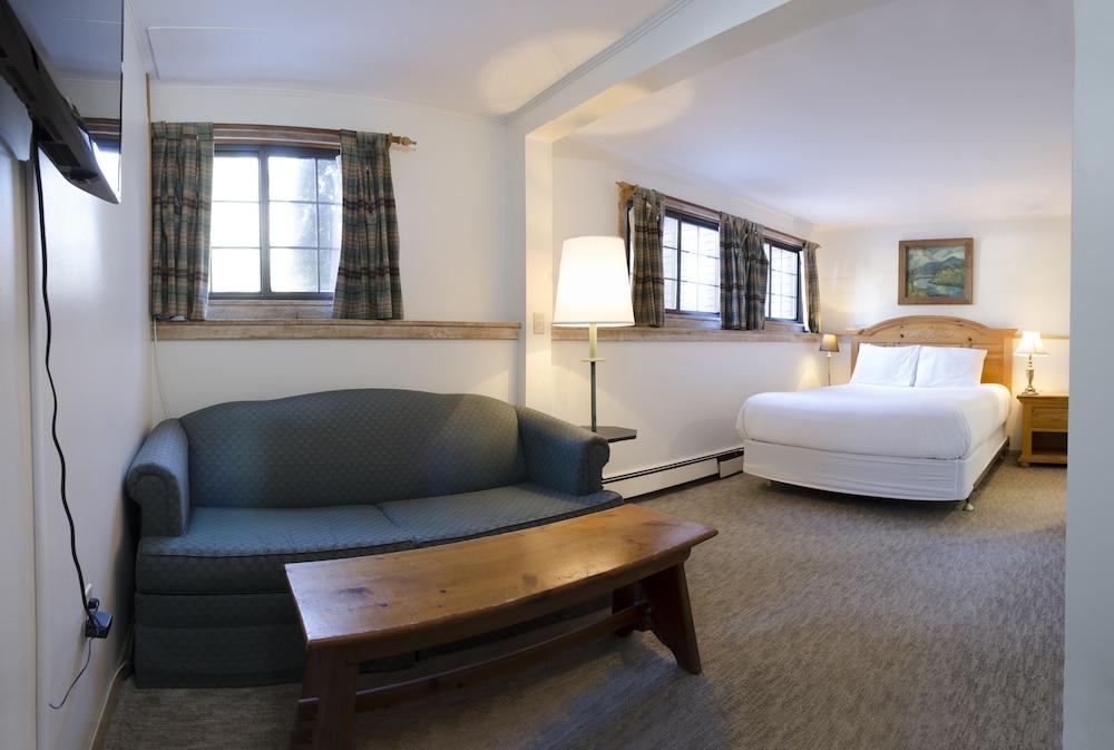 Summit Lodge photo 19