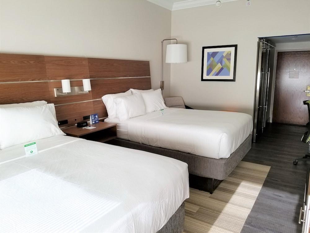Holiday Inn Express Columbia NE - Fort Jackson by IHG photo 6
