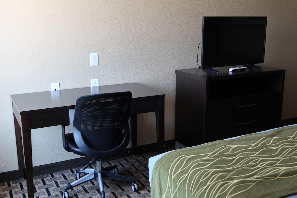 West Worth Inn and Suites photo 6
