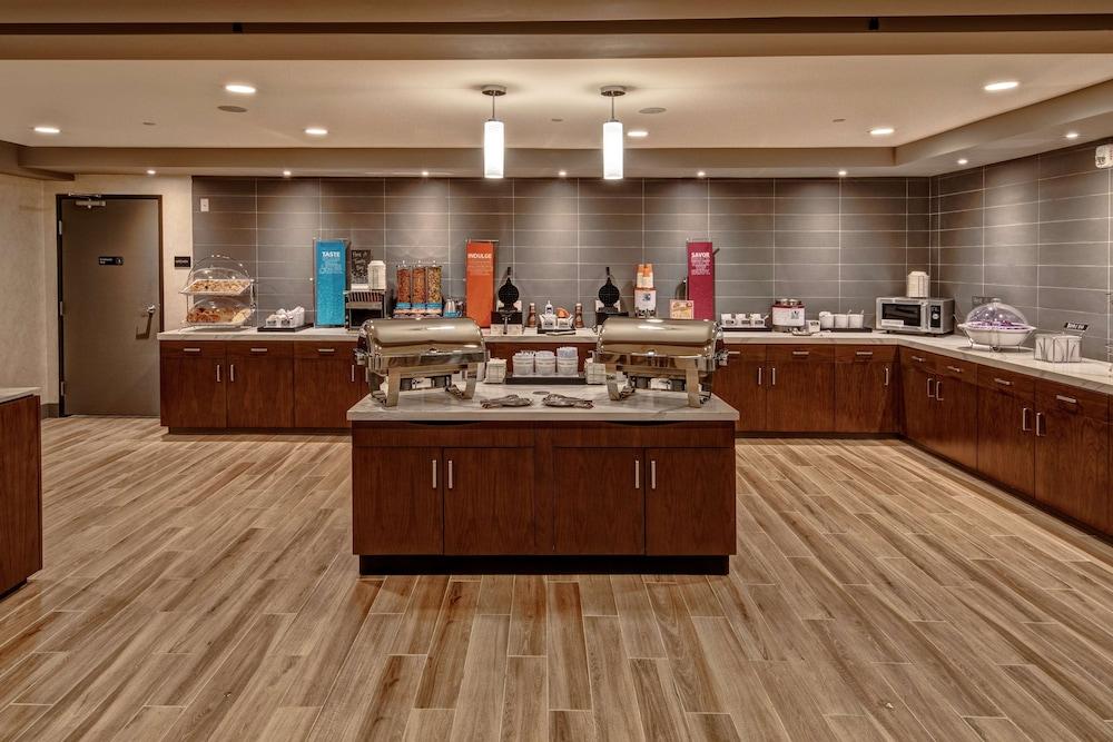 Hampton Inn Vallejo photo 28