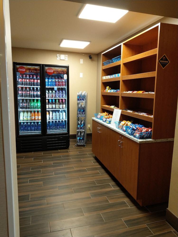 Comfort Inn & Suites Rochelle - DeKalb photo 4