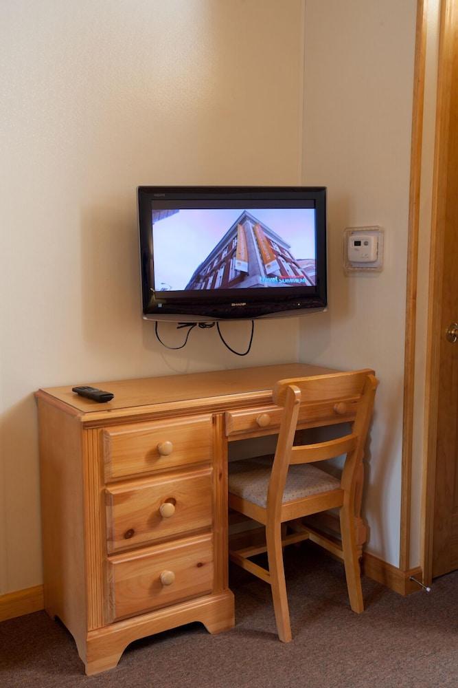 Blue Hill Lodge photo 14