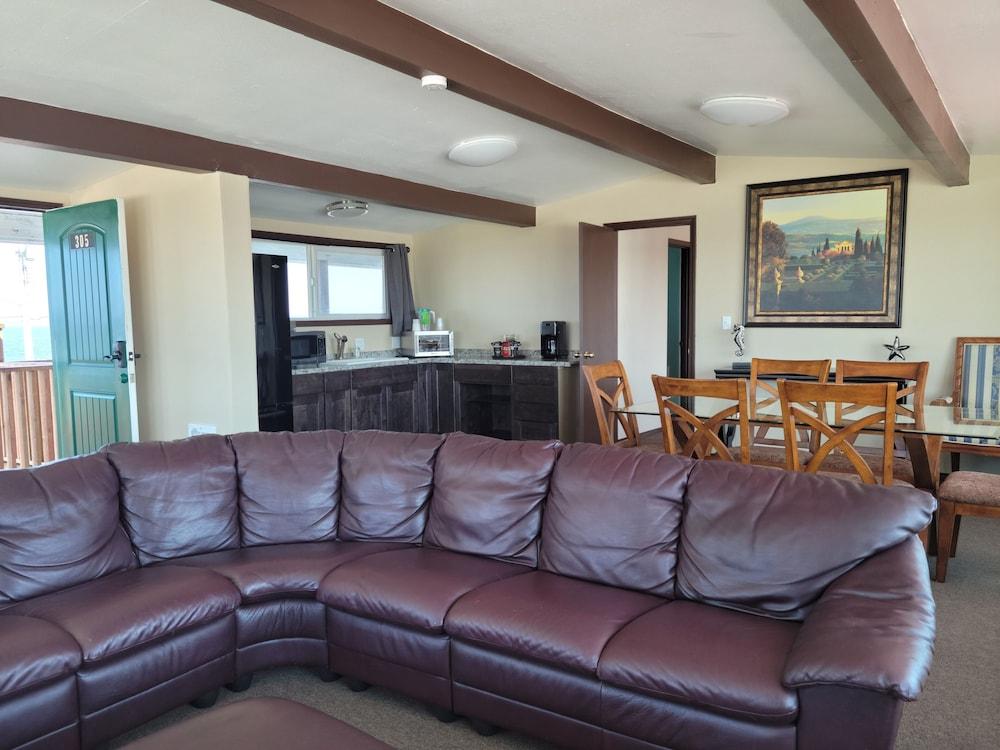 Islander Westport photo 41
