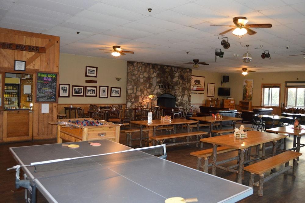 Montecito Sequoia Lodge photo 43