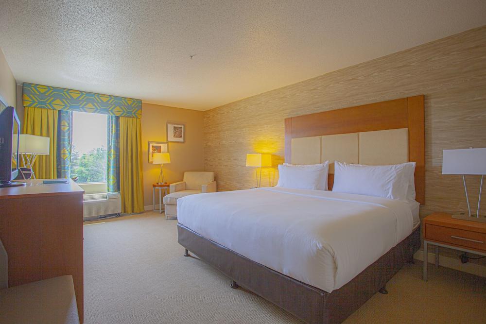 Holiday Inn & Suites Spring- The Woodlands Area by IHG photo 17