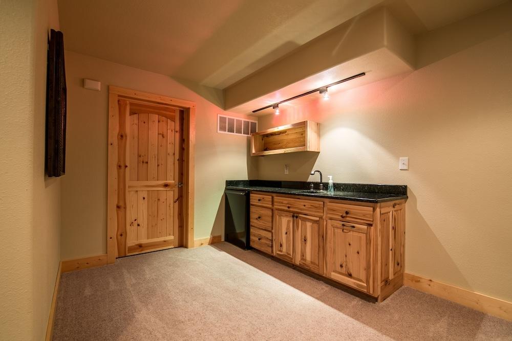 Pineview Lodge photo 56