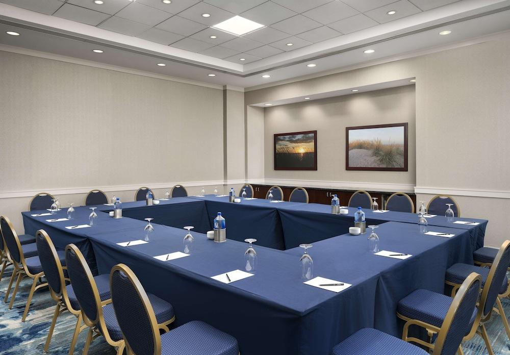 Hilton Virginia Beach Oceanfront photo 3