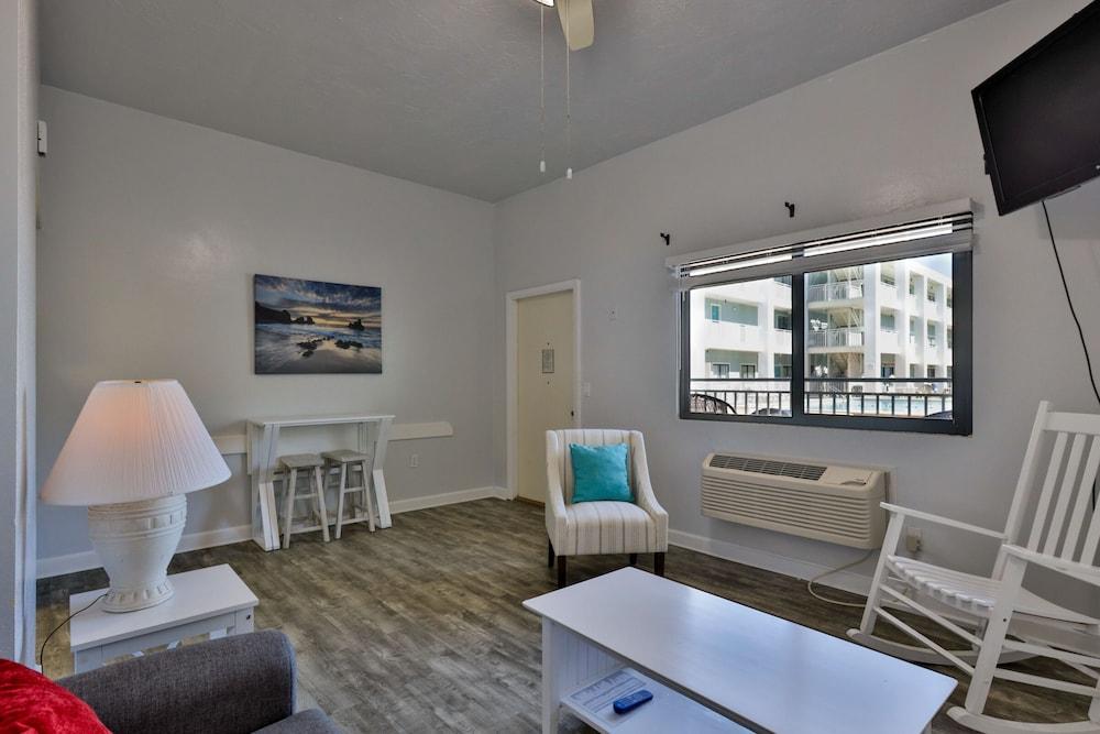 Coastal Waters Inn photo 88