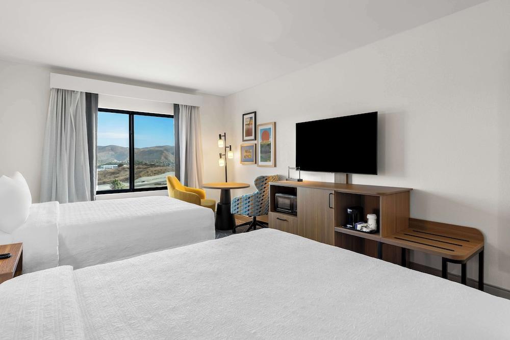 Hampton Inn & Suites Corona, Ca photo 33