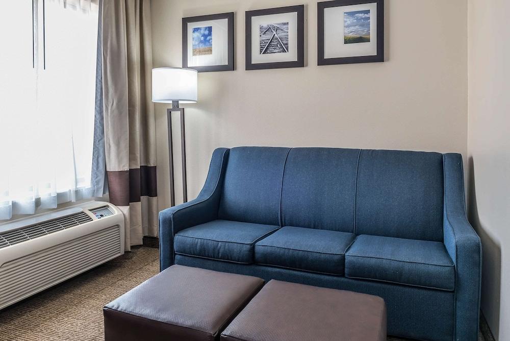 Comfort Suites Springfield I-70 photo 66