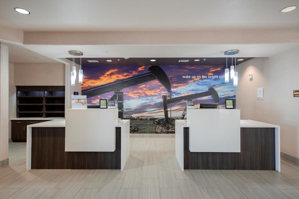 La Quinta Inn & Suites by Wyndham Big Spring photo 4
