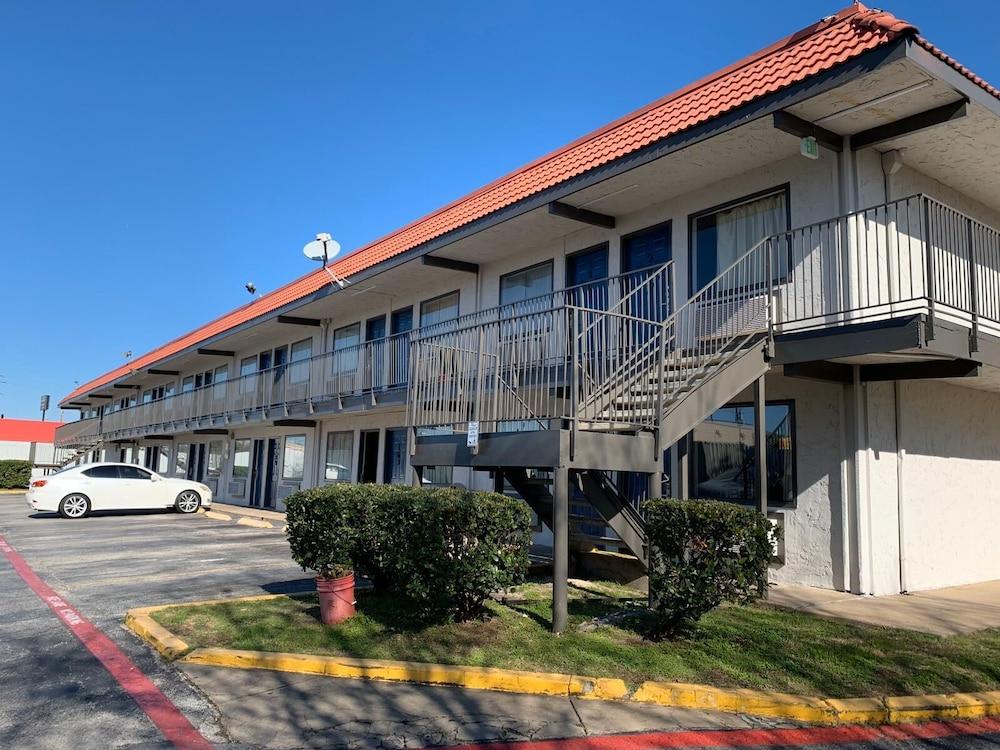 Super 7 Inn by Hotel O Dallas I 20 photo 23
