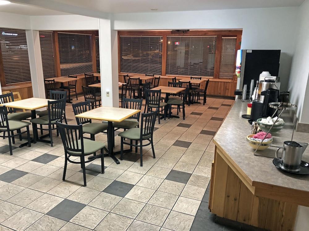 Big Sky Inn photo 8