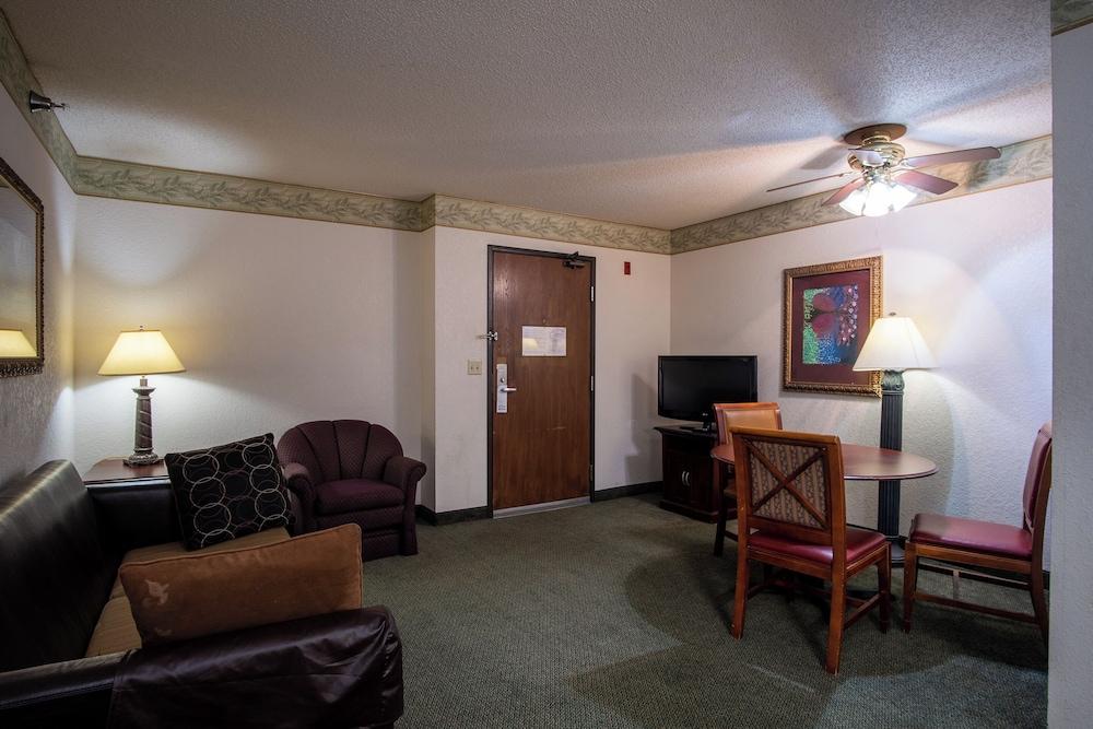Blue Way Inn & Suites Eagan photo 9