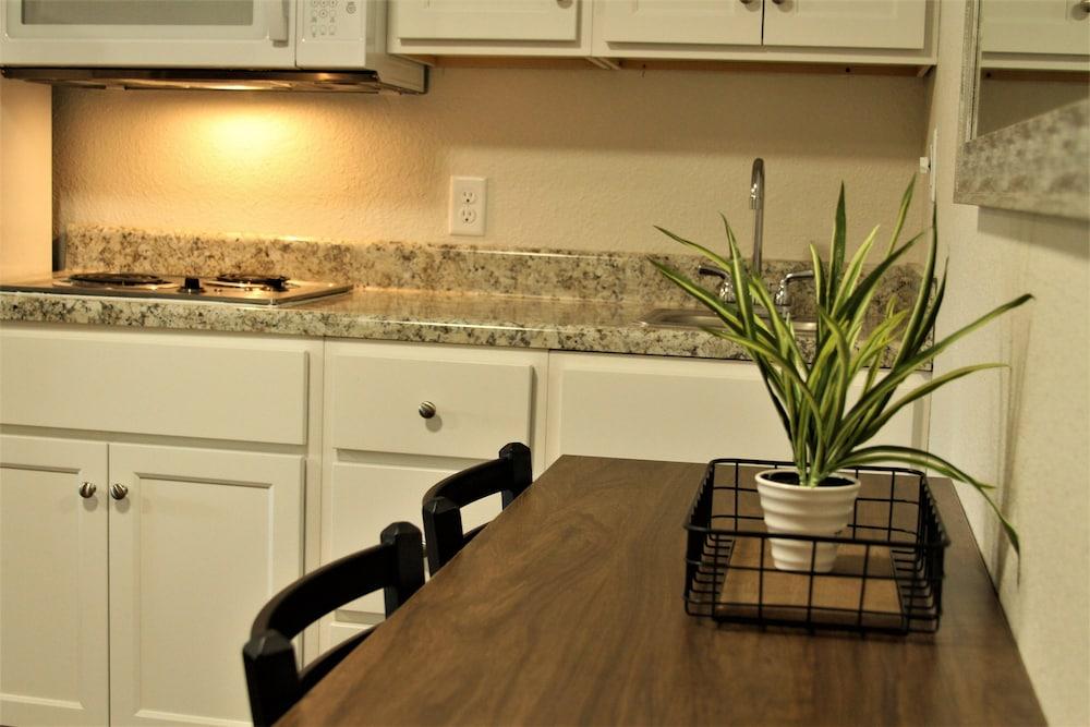 Stay Plus Extended Stay Suites photo 39