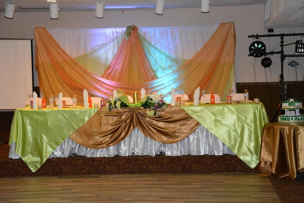 Columbus Grand Hotel & Banquet Center photo 27