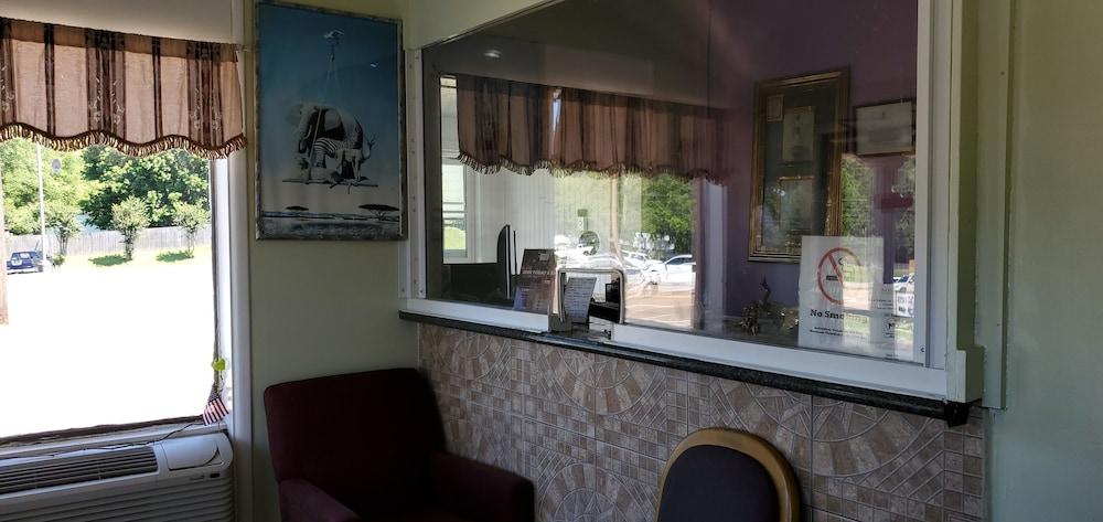 Knights Inn Paris photo 3