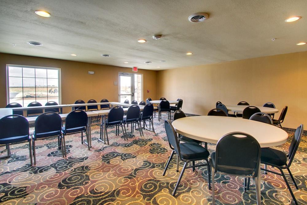 Stanton Inn & Suites photo 22