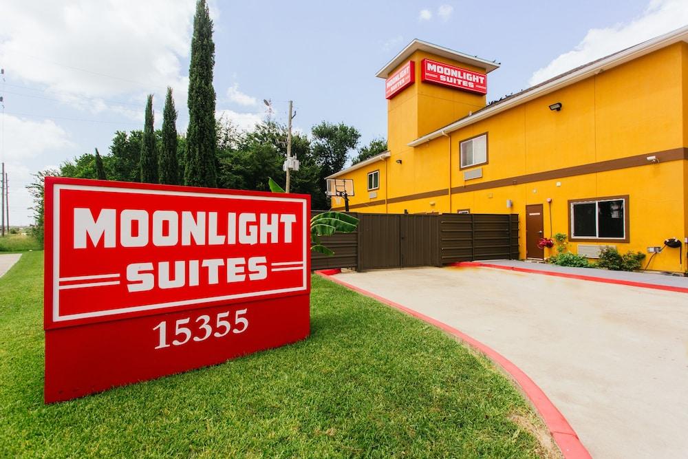 Moonlight Suites - Houston George Bush Intl Airport photo 1