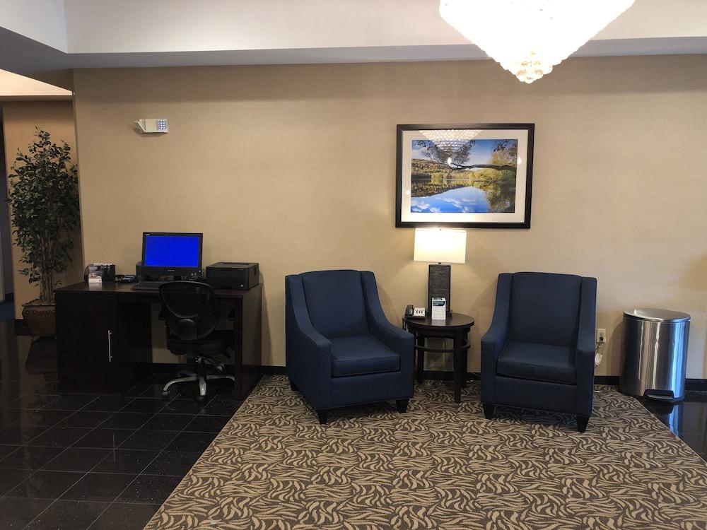 Garner Hotel Mahwah by IHG photo 28