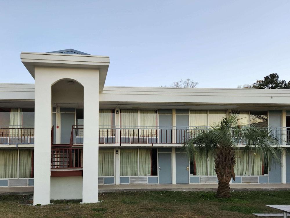 Econo Lodge Yemassee photo 40