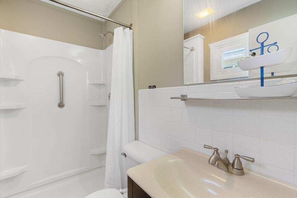 The Beaches Guest Rooms and Cottages photo 44