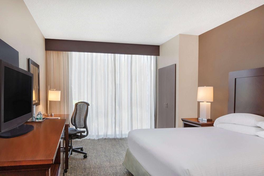 Wyndham San Diego Bayside photo 28