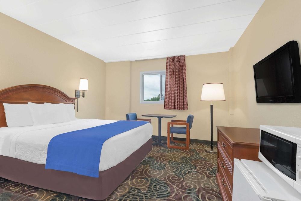 Travelodge by Wyndham Lima OH photo 16