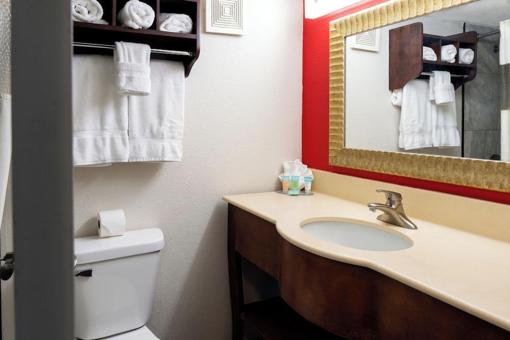 American Inn and Suites Ferndale photo 2