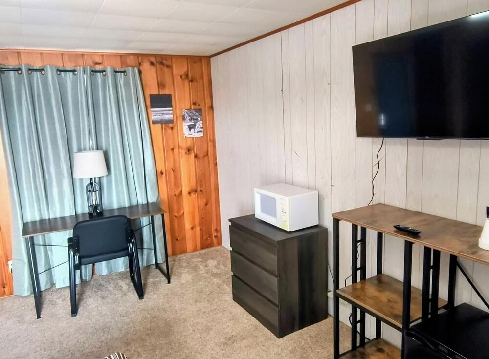 Big Sky Motel photo 12
