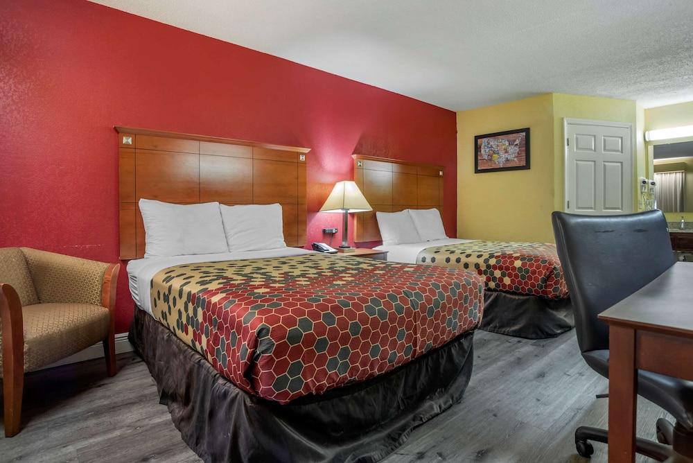 Econo Lodge Tupelo Barnes Crossing photo 6