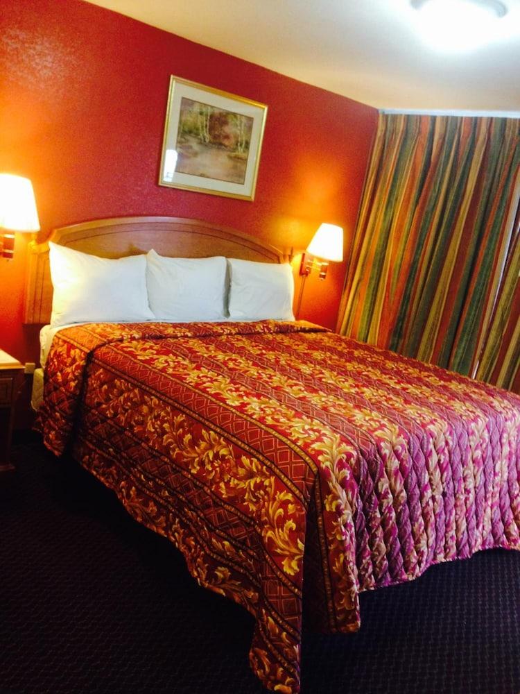 Voyager Inn photo 15