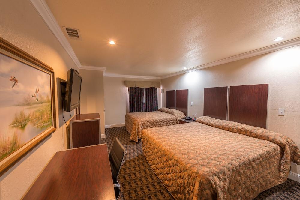 Edgewater Inn Reedley photo 5