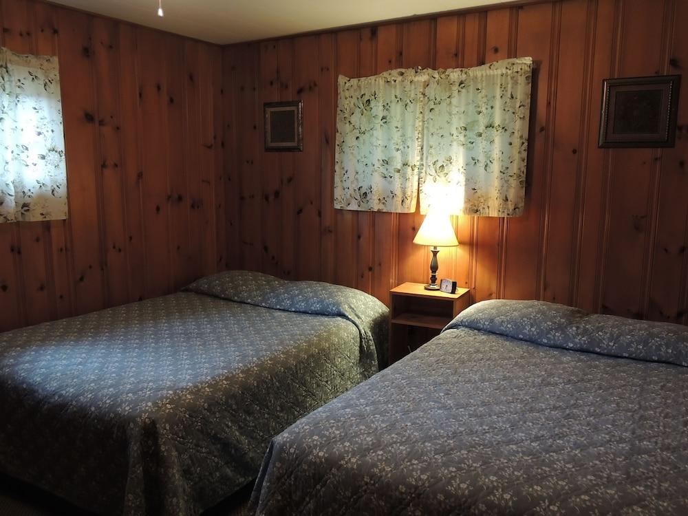 Lake George Diamond Cove photo 16