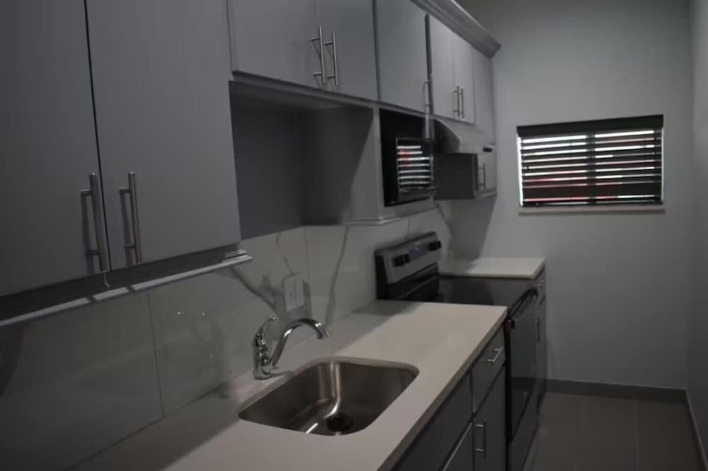 Hotel Royale IAH Airport North Houston I-45 photo 14
