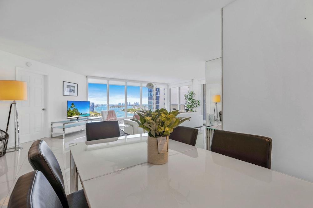 The Grand Biscayne Bay photo 47