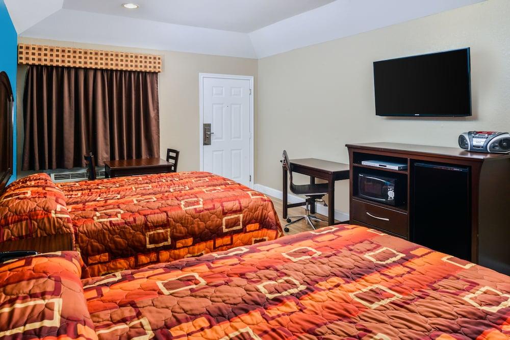 Scottish Inn & Suites Highway 6 South photo 18
