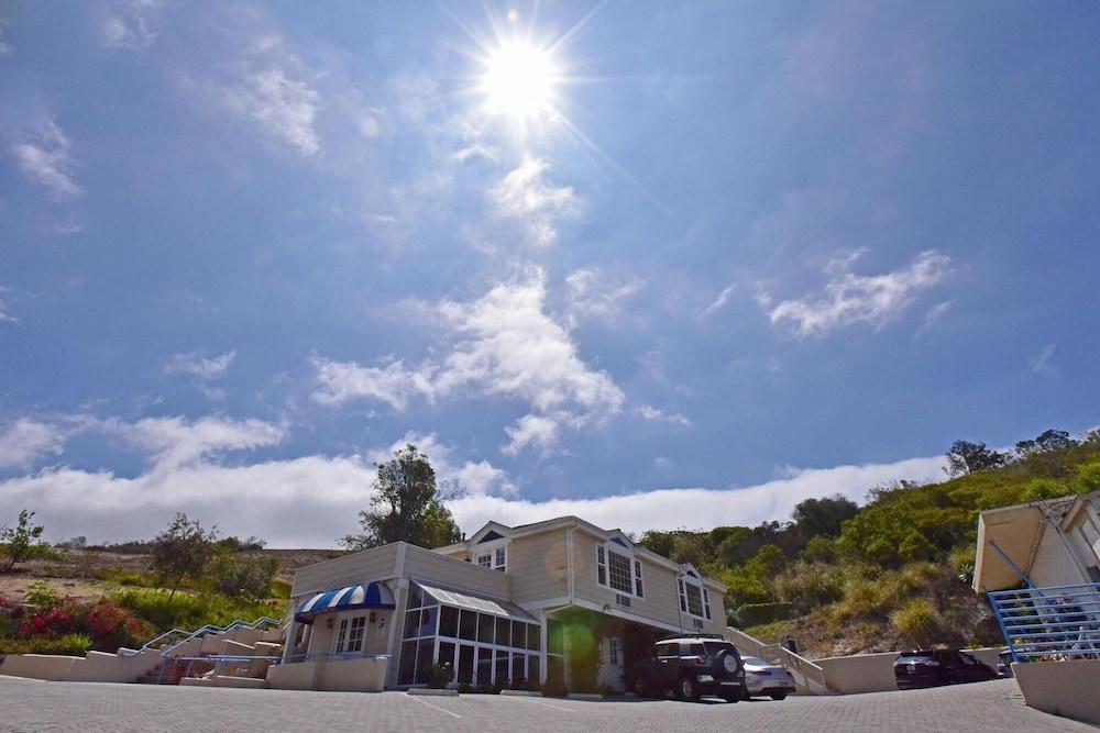 Malibu Country Inn photo 9