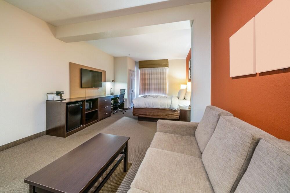 Rest Well Inn & Suites photo 16