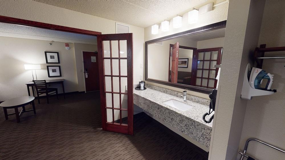 AmericInn by Wyndham Mounds View Minneapolis photo 35