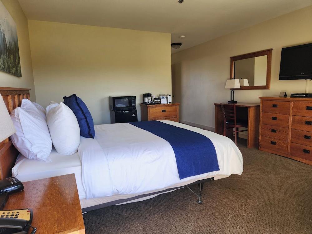 Life Northwest RV sites and Lodging photo 3