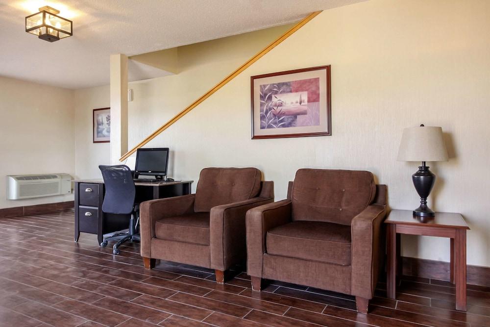 Quality Inn Hays I-70 photo 3