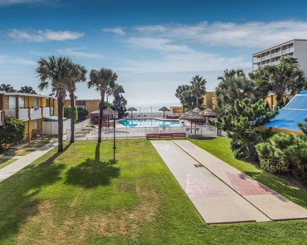 Quality Inn & Suites Corpus Christi Beachside photo 1