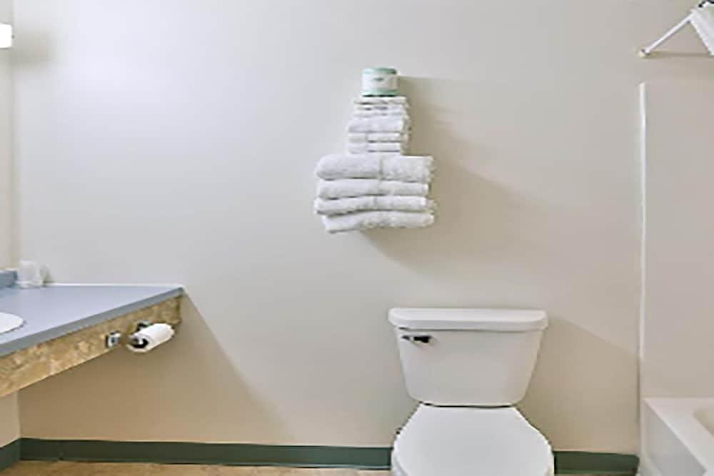 Budget Inn photo 14