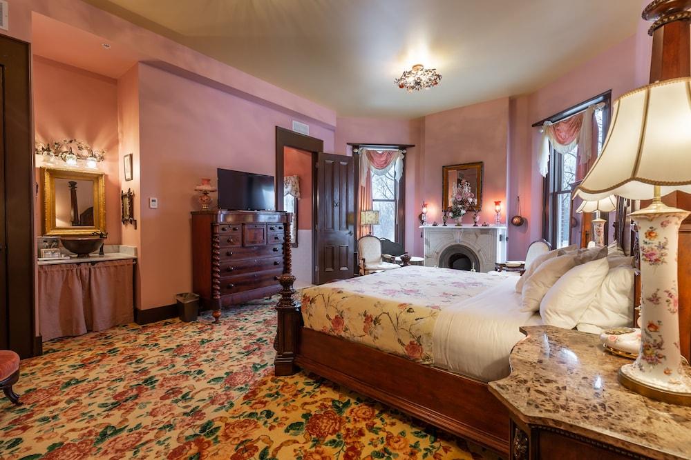 Steele Mansion photo 28