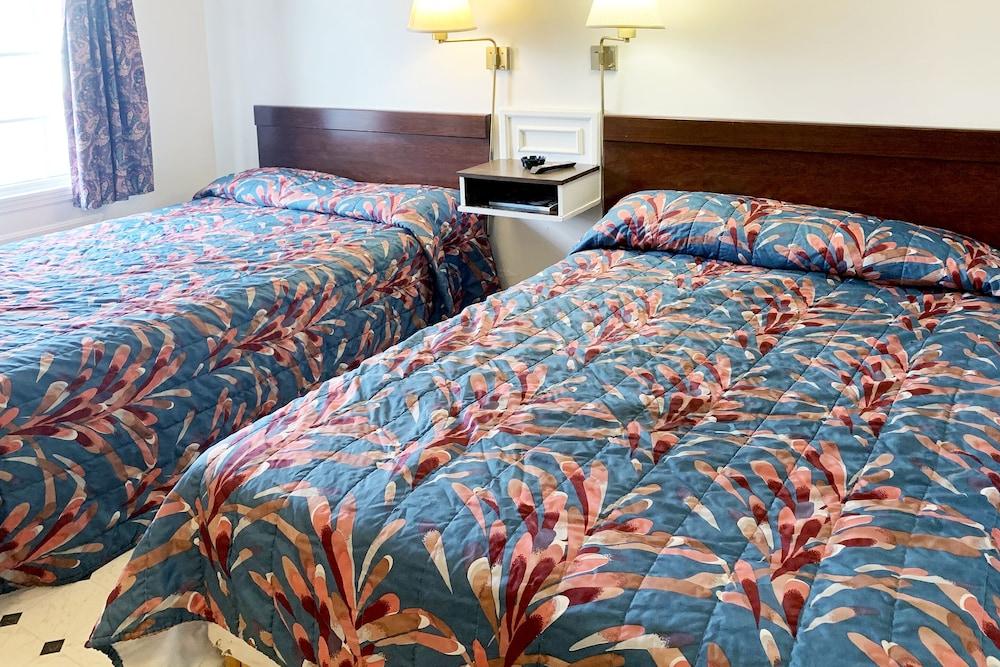 Four Keys Inn photo 5