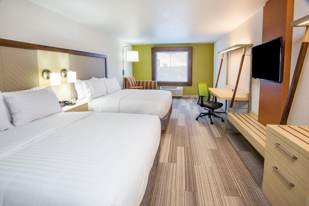 Holiday Inn Express & Suites Pahrump by IHG photo 6