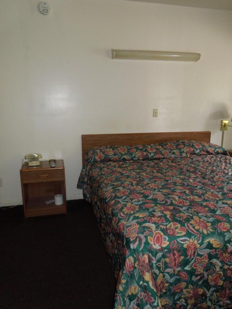 Lee's Motel photo 9