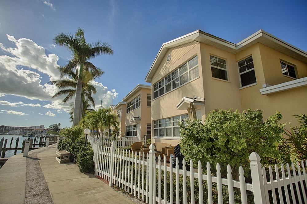 Barefoot Beach Resort photo 6